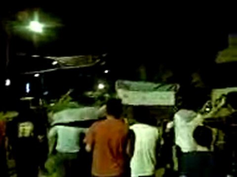 Syria فري برس حلب صلاح الدين رفع علم الثورة على دوار الحرية7 6 2012 ج2 Aleppo