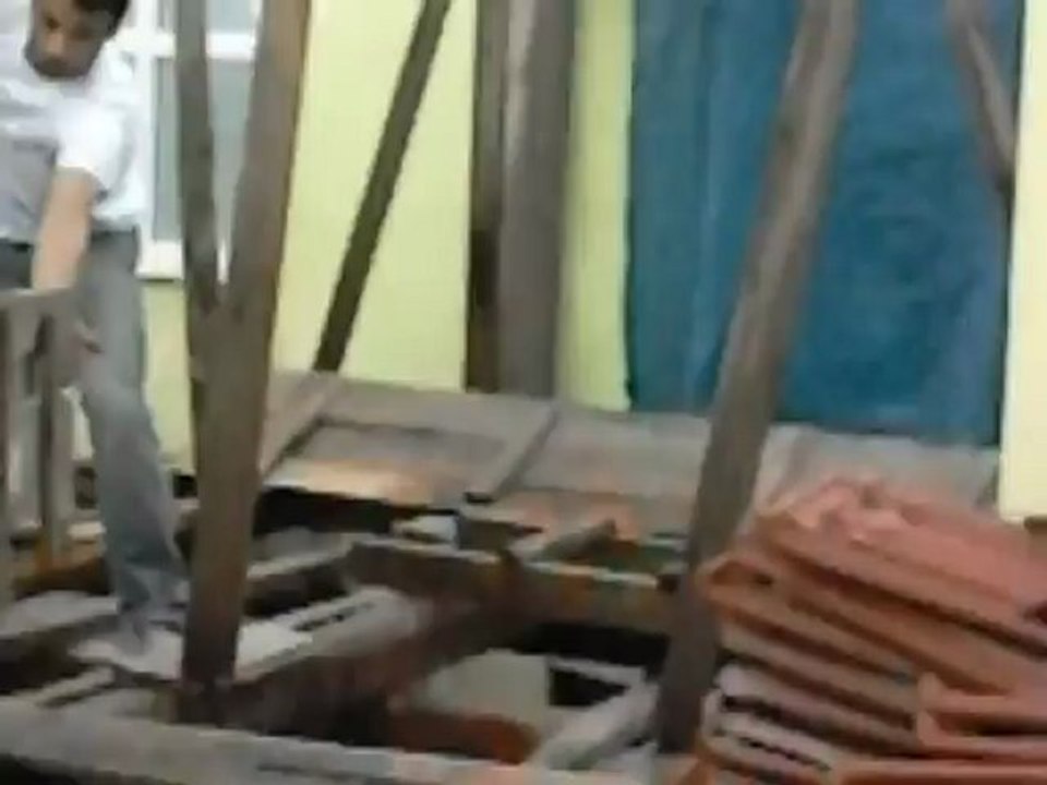 07.06.2012.Cami tadilatina devam ediliyor. kalip sökümü. 009