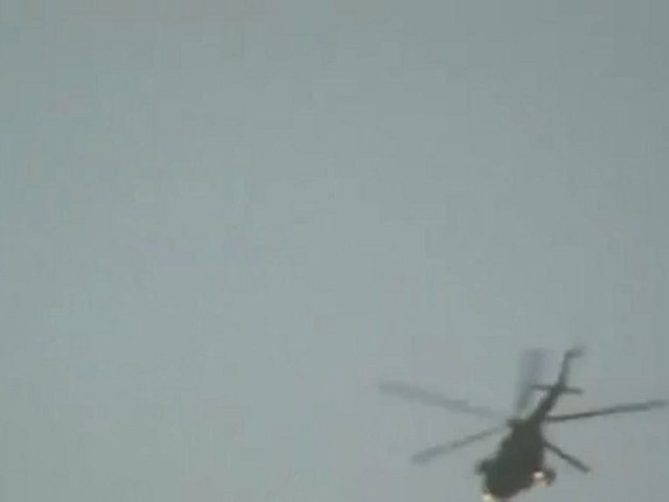 Syria فري برس حماه المحتلة تحليق للطيران المروحي 6 6 2012 Hama