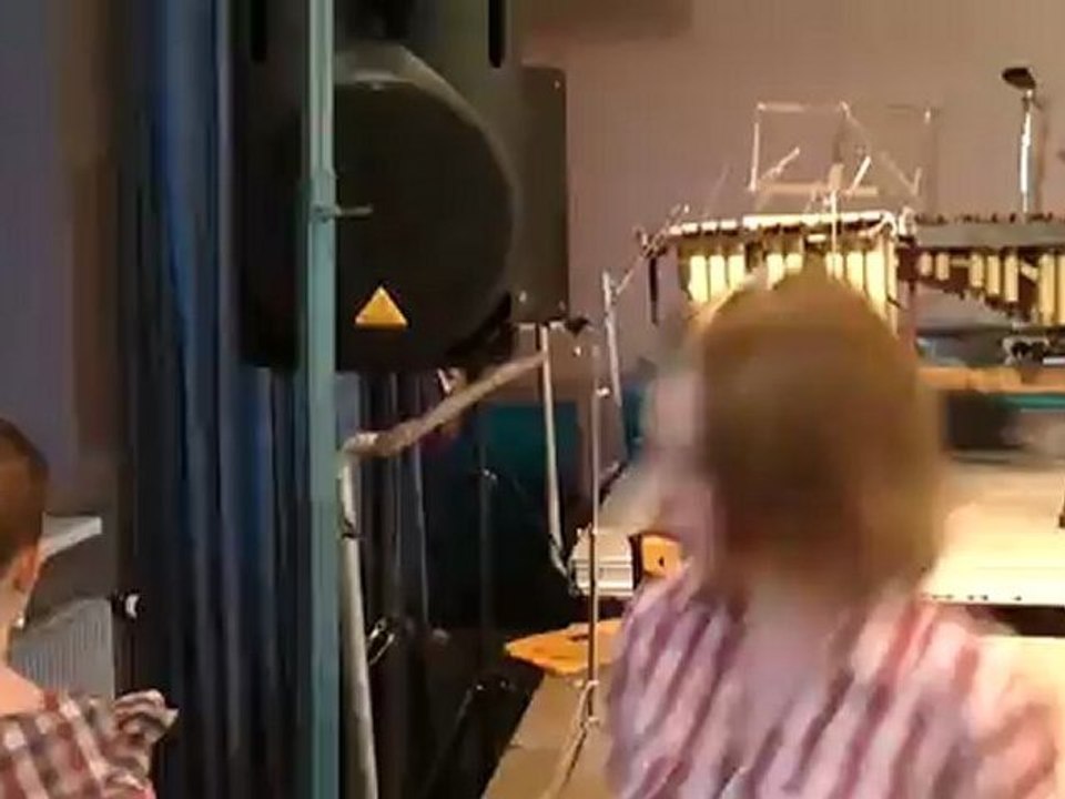 VID_20120602_203327