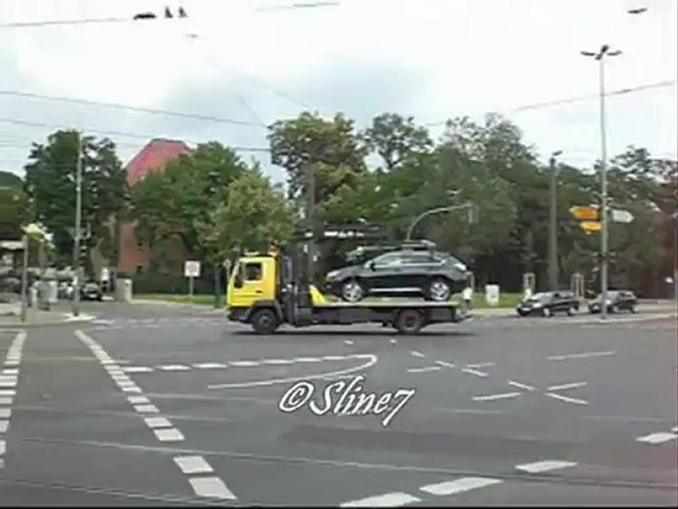 Abschlepper mit Alarm , lol