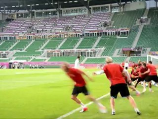 Czechs train on eve of opening Euro 2012 match