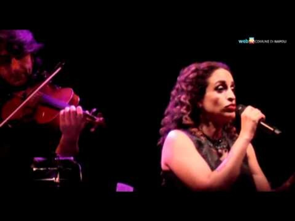 Napoli - Noa al San Carlo apre il Teatro Festival (07.06.12)