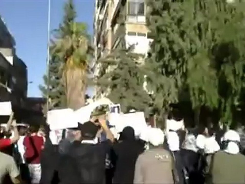 Syria فري برس دمشق مظاهرة بجانب المركز الثقافي في حي الميدان 7 6 2012 Damascus