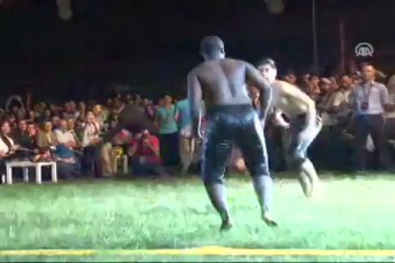 Böyle güreş görülmedi