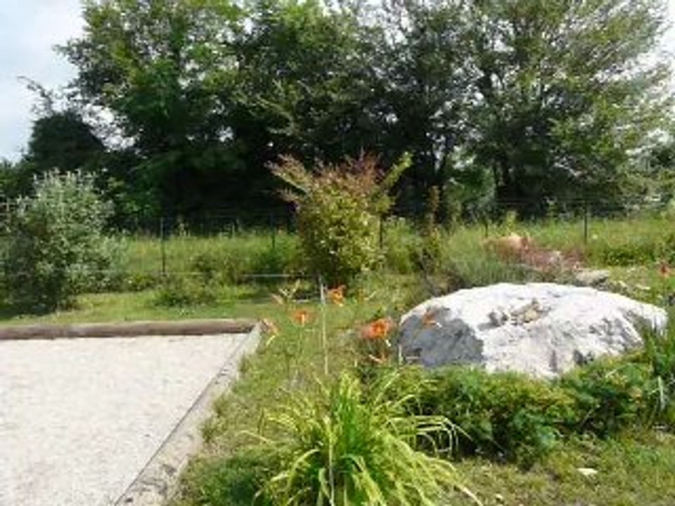 A VENDRE MAISON PLEIN PIED 4 CHAMBRES 38510 MORESTEL AU CALME