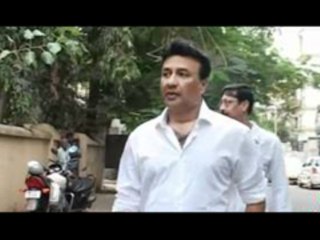 Celebs @ Rajkumar Hirani's Father's Prayer Meet