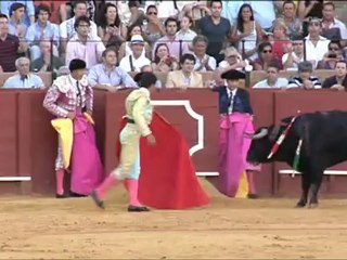 RAFAEL CERRO DA UNA VUELTA AL RUEDO EN SEVILLA