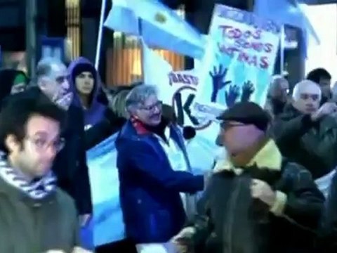 Thousands protest against Argentine president