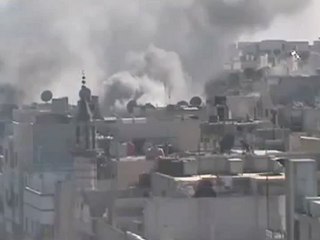 Télécharger la video: Syria فري برس حمص الخالدية سقوط 6 صواريخ متتالية 8 6 2012 Homs