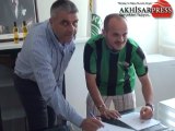 Akhisar Sertan Vardar İle Anlaştı