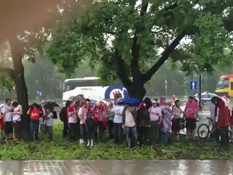 Βροχή έξω από το γήπεδο