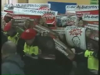 Un grupo de radicales increpan a Patxi López