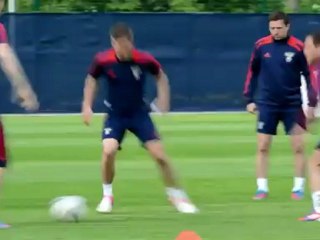 لاعب الهجوم الروسي اندري ارشافين اثناء التدريب