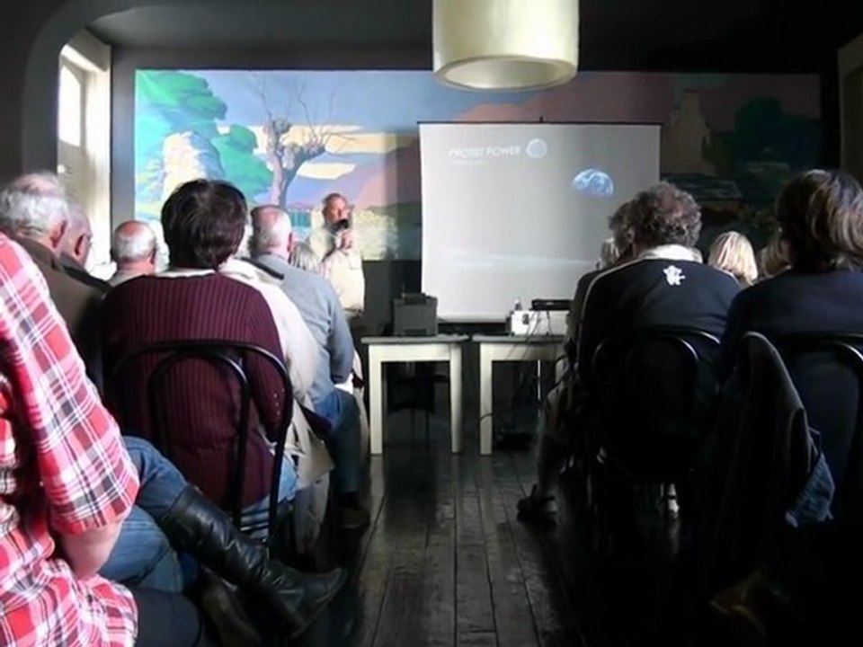 Café des sciences. Depuis 2005, il parcourt le Pays de Morlaix...