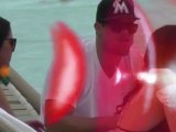Kris Humphries à la plage avec un sosie de Kim Kardashian