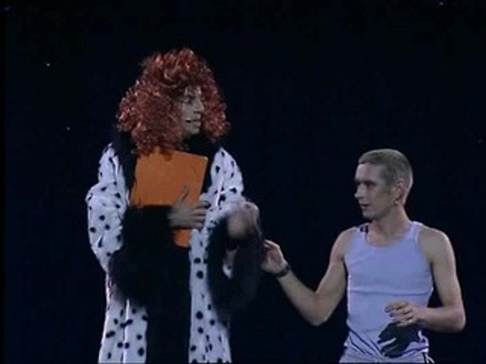 Elie Kakou - Attachée presse échasses