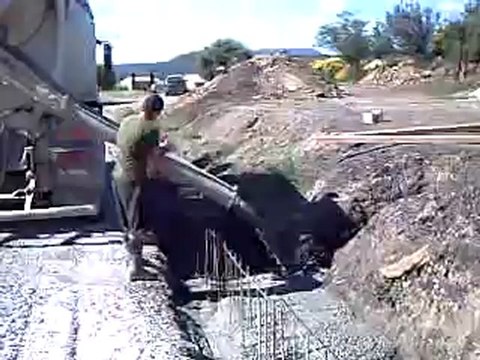 4 juin 2012 Coulage du béton pour le mur