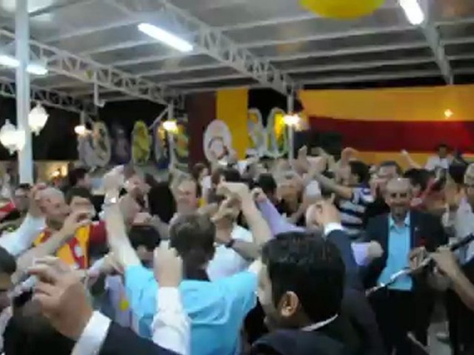www.iznikgazetesi.com *İznik GS Şampiyonluk Gecesi...