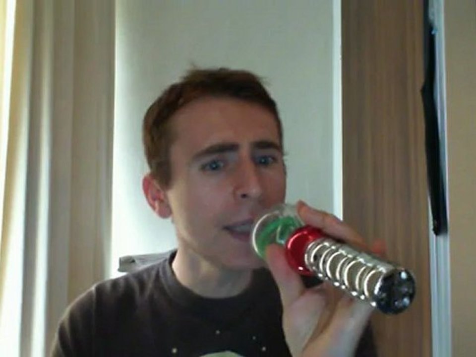 Wiwi égratigne "voilà" de Jeanne Cherhal