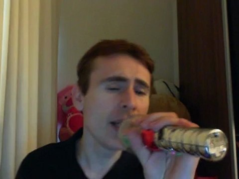 Wiwi égratigne it isn't it wasn't it ain't never gonna be de Whitney Houston & Aretha Franklin