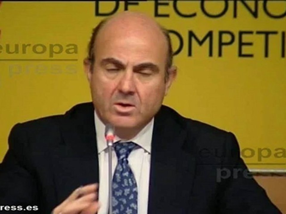 Guindos espera menor presión en los mercados tras la ayuda