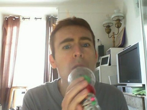 Wiwi égratigne les jours heureux de Gérard Lenorman