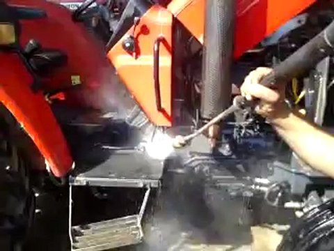 tır temizleme ilaçları,traktör temizleme ilaçları,fırçasız yıkama,denizli ileri kimya,esenlik traktör yıkama