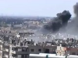 Syria فري برس حمص القصور لحظة سقوط الصاروخ وانفجار هاااائل9 6 2012 Homs