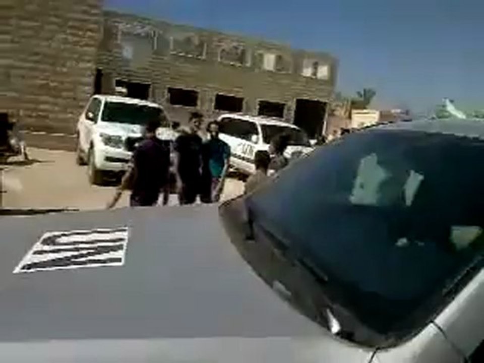 Syria فري برس حماة المحتلةاللطامنة خروج أعضاء الهيئة العامة لحقوق الإنسان  9 6 2012 ج1 Hama