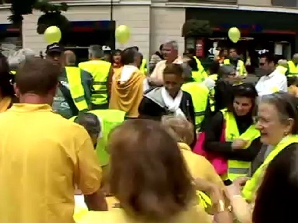 Marche jaune à Vincennes pour le prologement de la ligne 1 de métro à Vincennes aux Rigollots 9 juin 2012