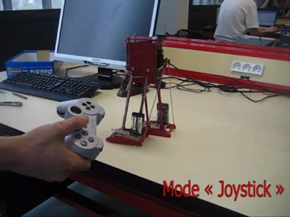 Robot marcheur MG-2 : Fonctions de commande