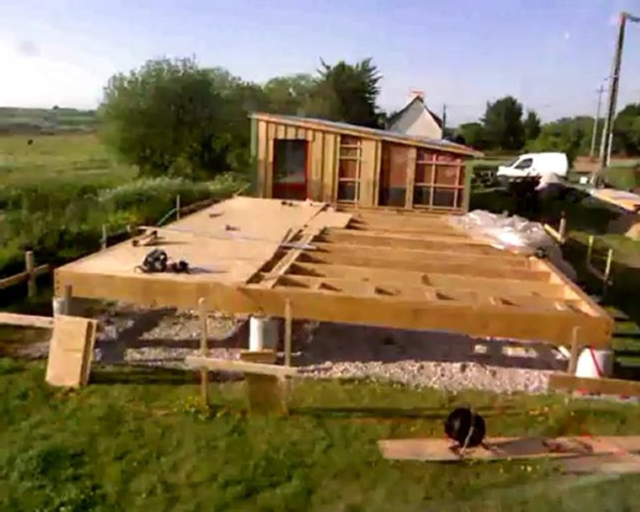 Stopmotion de la construction d'une maison ossature bois - la dalle bois