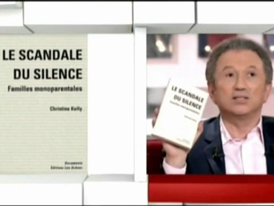 Le livre de Christine Kelly présenté dans Vivement Dimanche