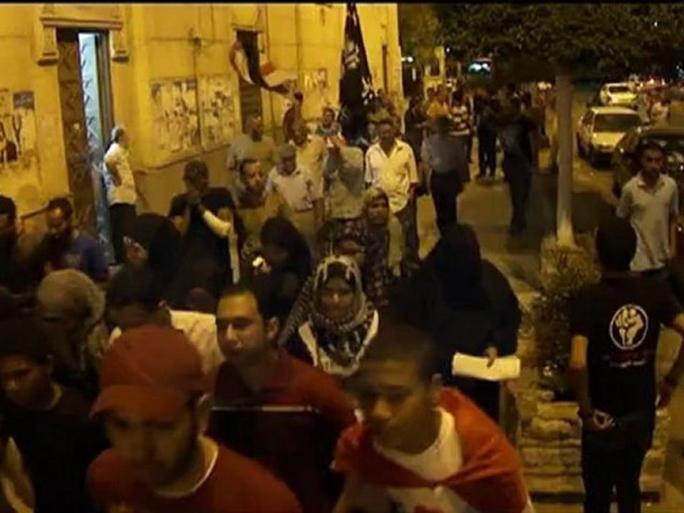 مظاهرة من المسجد العباسى مرت بشارع الثلاثينى بوسط مدينة بورسعيد