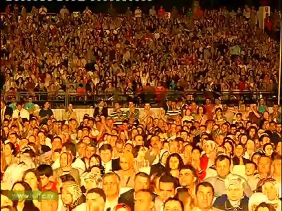 AYAKTA ALKIŞ TÜRKÇE GÖNÜLLÜLERİ ÖĞRETMENLERE EDİRNE 10.Türkçe Olimpiyatları