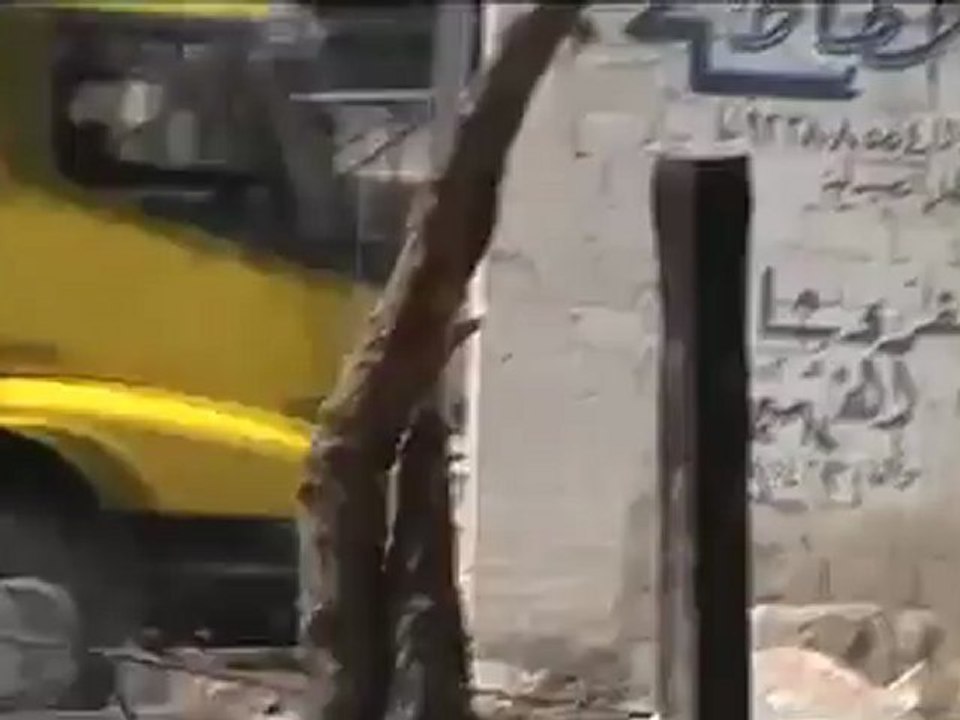 Syria فري برس حماة المحتلة الدبابات تقتحم حي الاربعين 10 6 2012 Hama