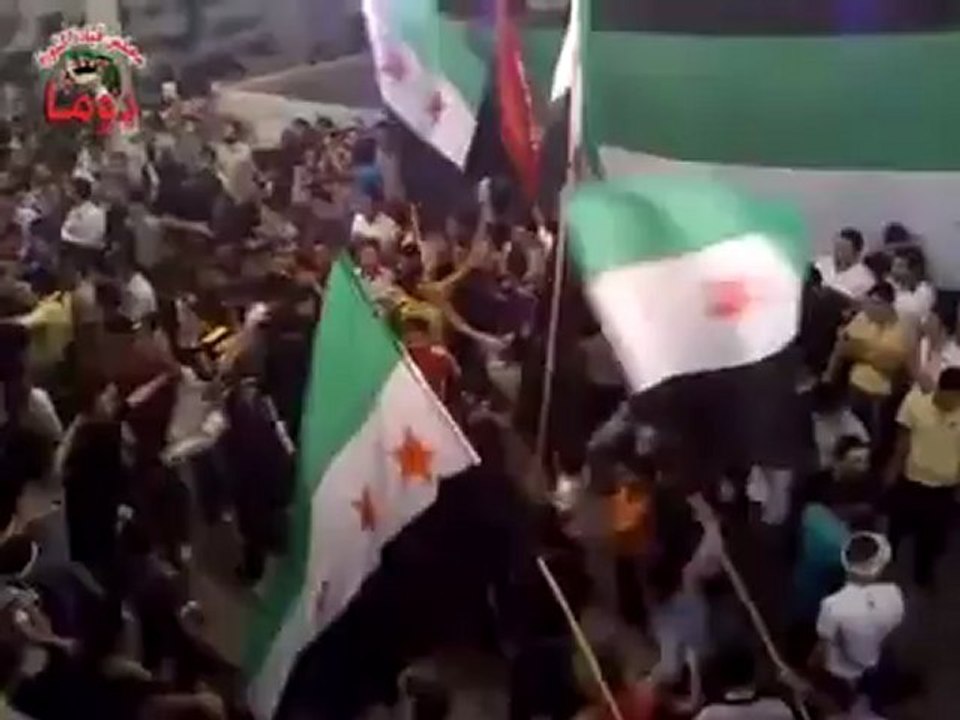 Syria فري برس  ريف دمشق مظاهرة مسائية رغم القصف دوما 9 6 2012 ج2 Damascus