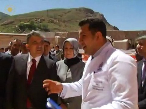 Cumhurbaşkanı Gül ve Bayan Gül, Ağrı'da İshak Paşa Sarayı’nı ziyaret etti.