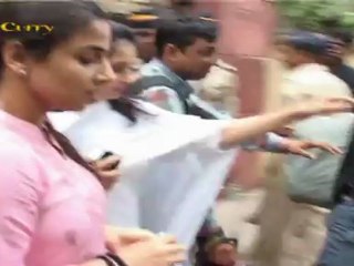 Celebrities at prayer meeting for Rajkumar Hirani's father