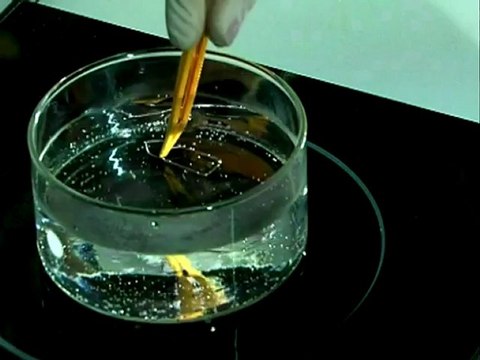 Nano box: Metal shape memory, displacement of atoms