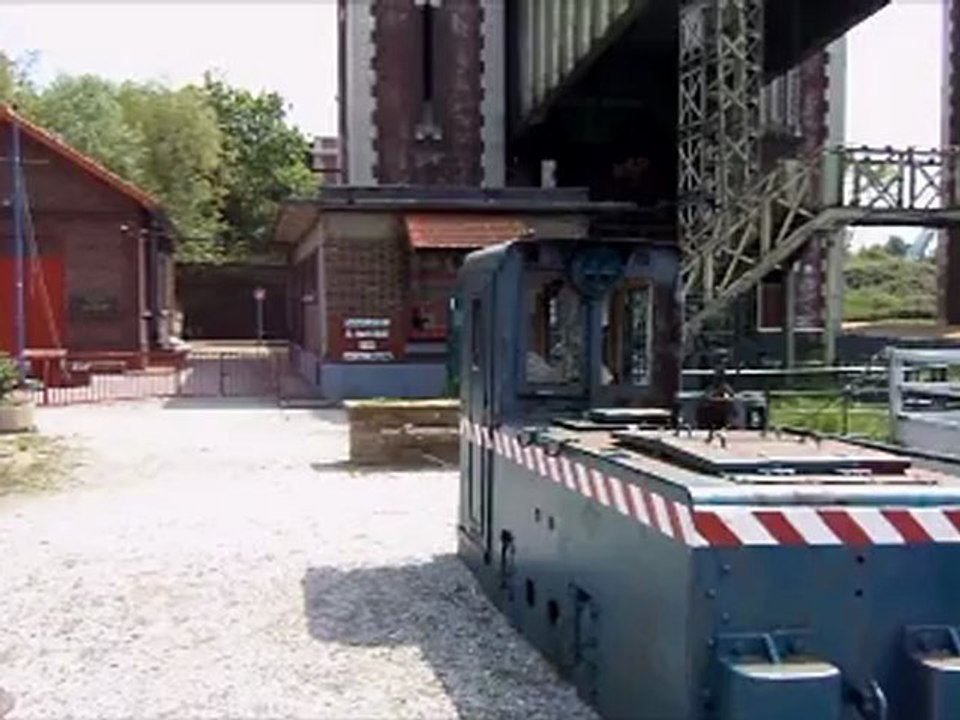 (62) Houlle (distillerie de genièvre) (62)  Arques (ascenseur à bâteaux) CC18C Mai 2012