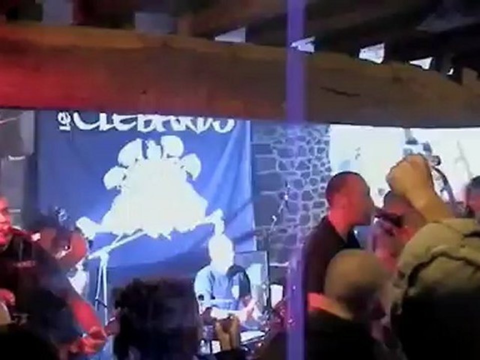 les clebards - chien errant