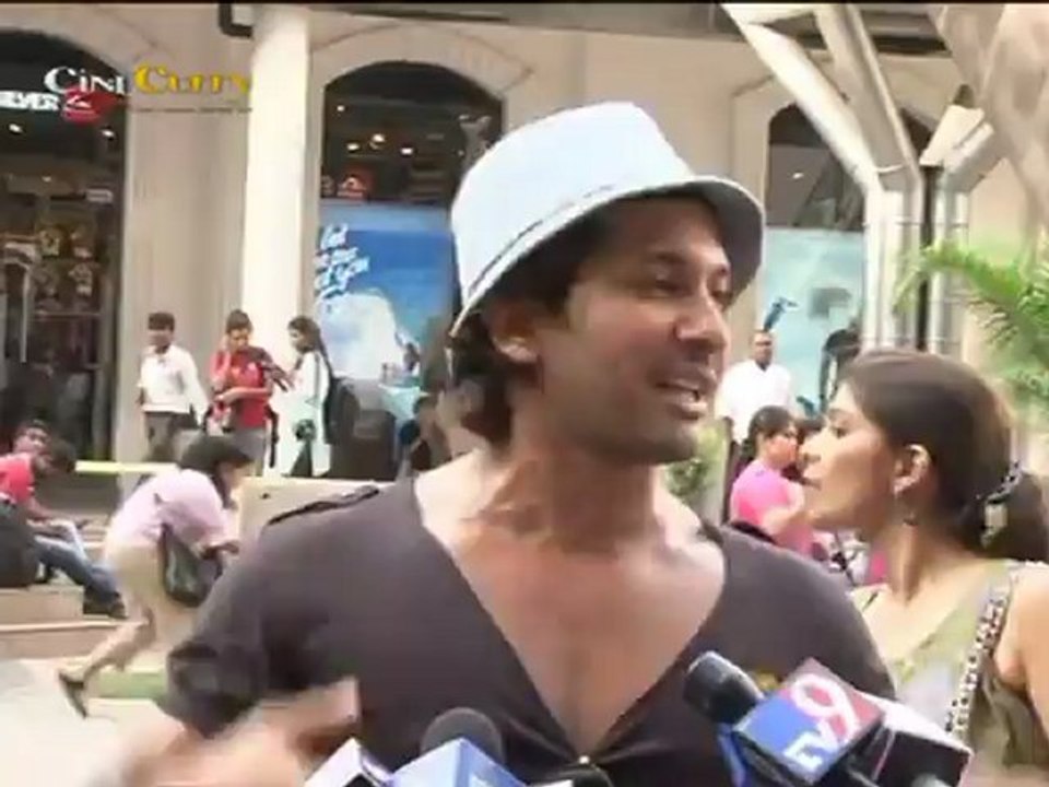 Madagascar's Alex the Lion and kids stir up a storm in Mumbai