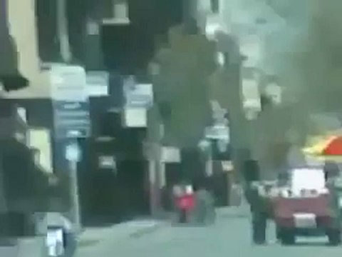 Syria فري برس شبيحة يقتلون شاباً ويسحبونه بالسيارة الغريب Syria