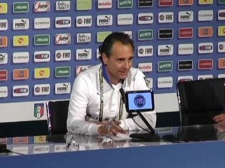 Prandelli: "Brutti ma solo per 25 minuti"