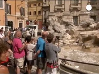 Se busca mecenas para salvar la Fontana de Trevi