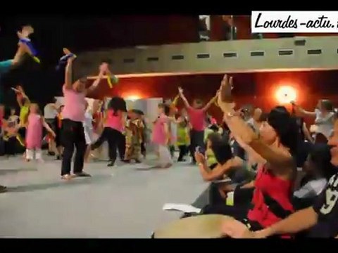Spectacle de fin d'année de la maternelle et du CE1 de l'école Massabielle de Lourdes
