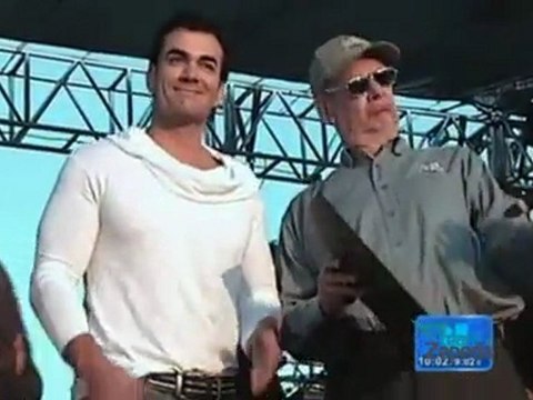 David Zepeda @davidzepeda1 habla sobre @DulceMaria y @CarmenSalinasLO en @FestiBanda2012