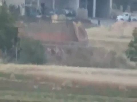 Syria فري برس ريف حلب الأتارب انتشار كبير لعناصر جيش الاسد المجرم وشبيحته على الطريق العام11 6 2012 ج1 Aleppo